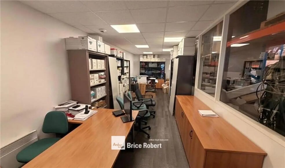 Office in Décines-Charpieu for lease - Interior Photo - Image 2 of 3