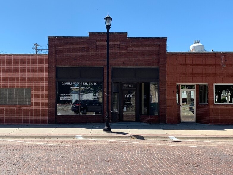 135 N 5th St, Seward, NE for lease - Building Photo - Image 2 of 4