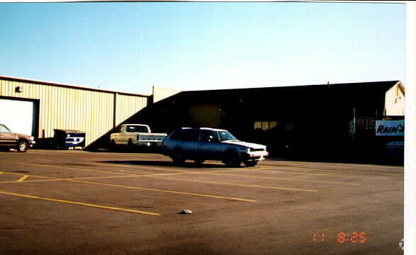 955-989 Wooten Rd, Colorado Springs, CO à vendre - Photo du bâtiment - Image 3 de 5