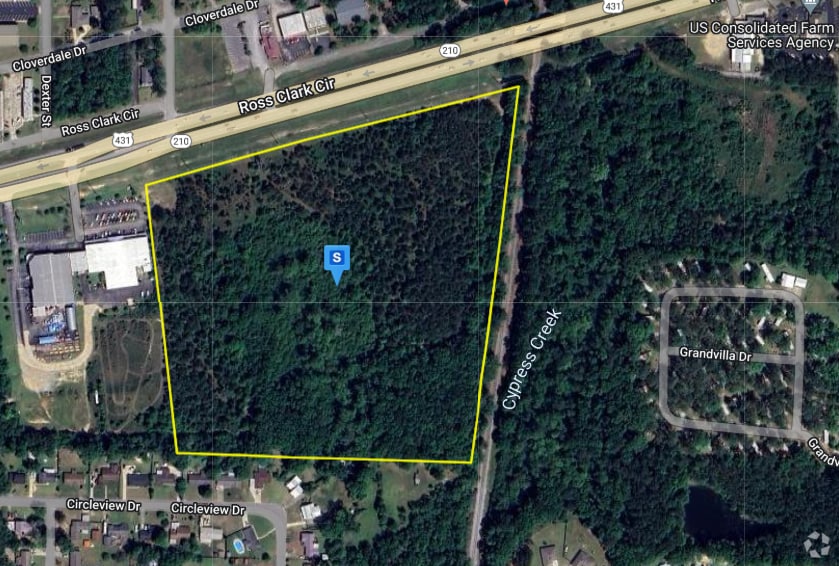 Ross Clark Circle Lots portfolio of 2 properties for sale on LoopNet.ca Primary Photo- Image 1 of 2