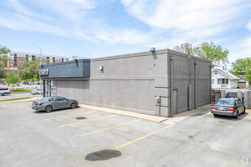 365 N Saddle Creek Rd, Omaha, NE for lease - Building Photo - Image 2 of 4