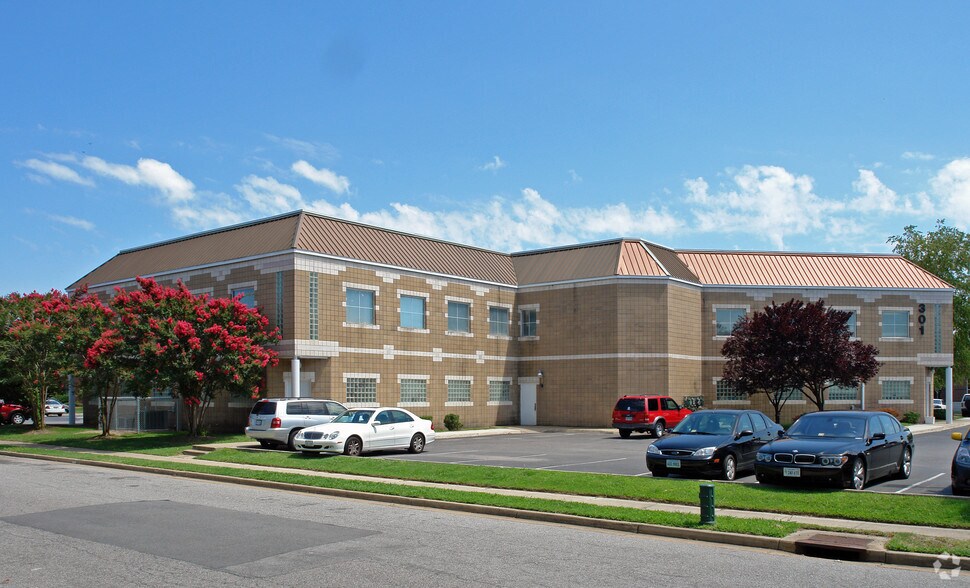 301 Goode Way, Portsmouth, VA à vendre - Photo du bâtiment - Image 3 de 7