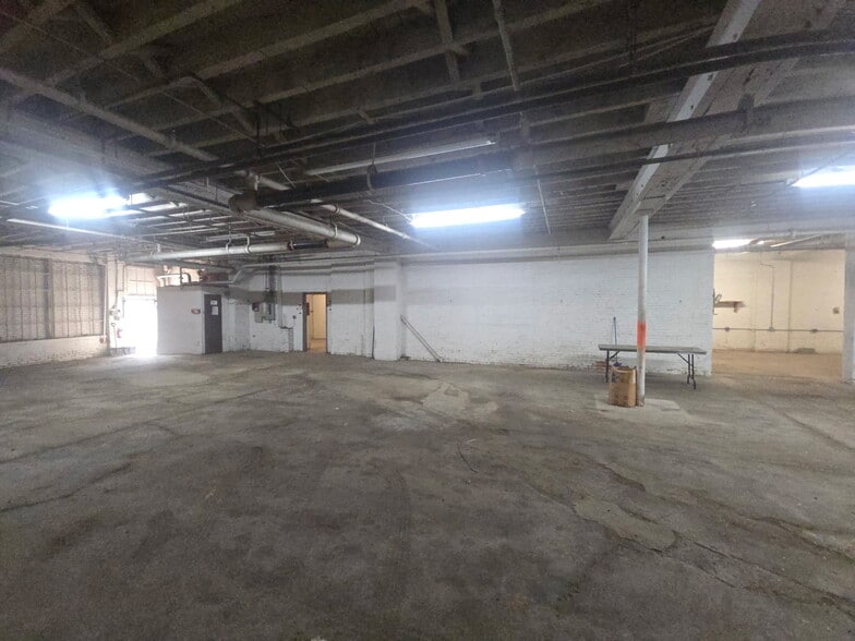 337-341 Liberty St, Newburgh, NY for lease - Building Photo - Image 3 of 7