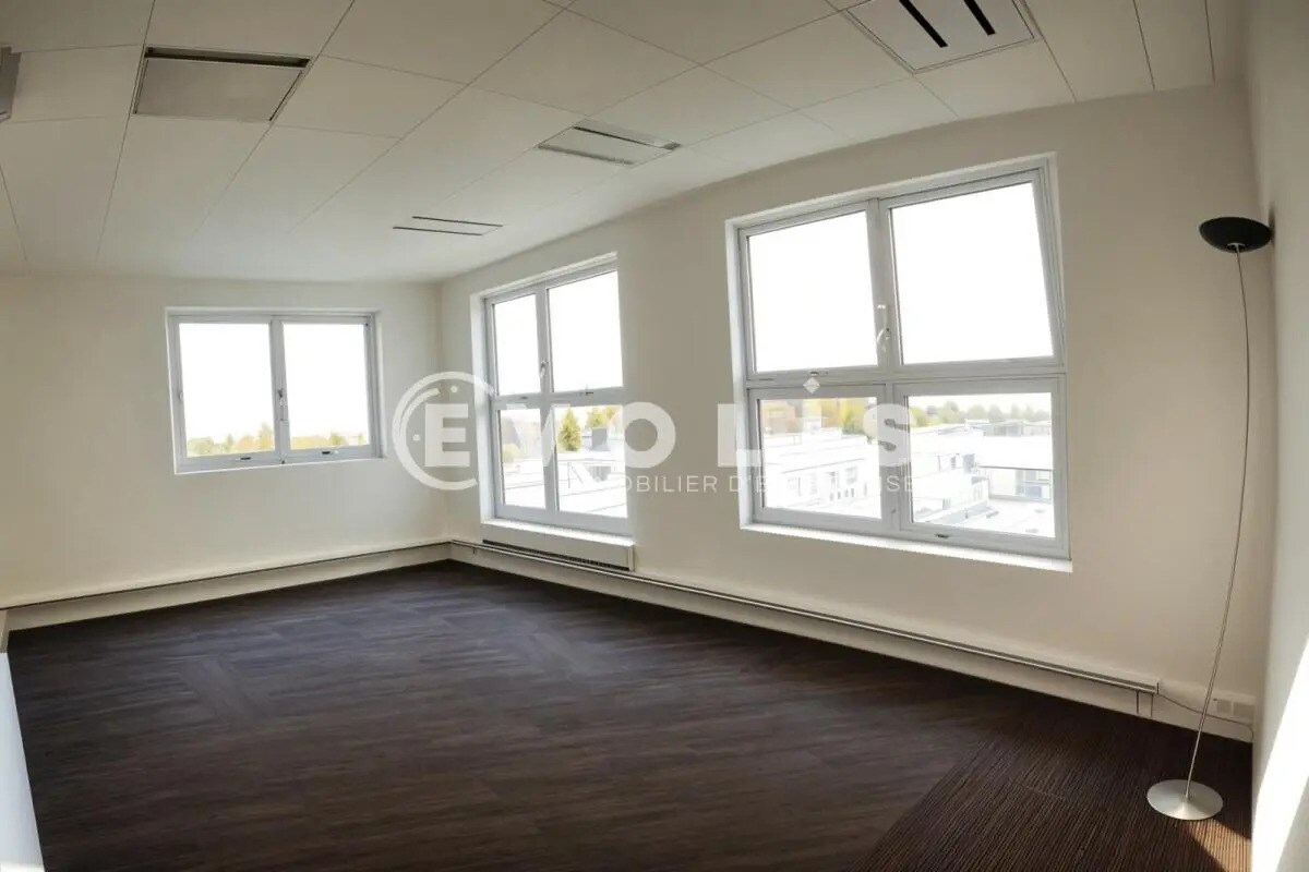 Office in Villiers-sur-Marne for lease Building Photo- Image 1 of 34