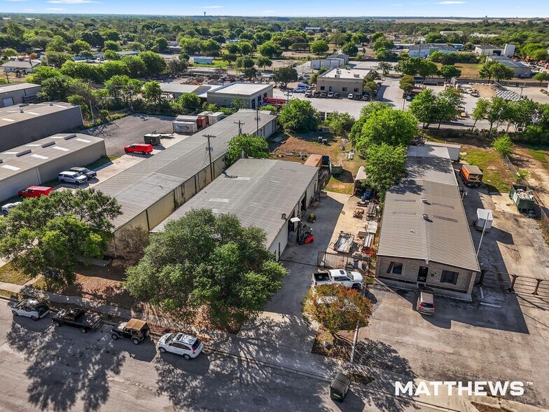104 Commercial Pl, Schertz, TX à vendre - Photo du bâtiment - Image 2 de 3