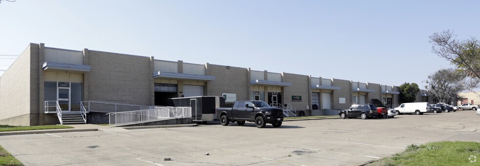 3426-3442 Dalworth St, Arlington, TX for lease - Building Photo - Image 2 of 6