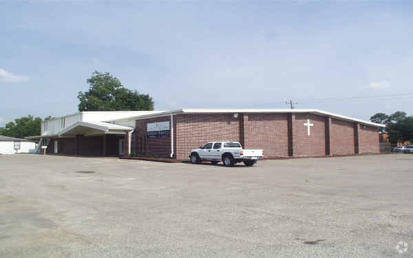 5802 Grapevine St, Houston, TX for lease - Building Photo - Image 1 of 23