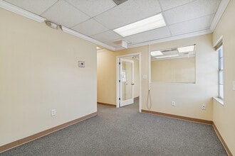8800 49th St N, Pinellas Park, FL for lease Interior Photo- Image 1 of 128