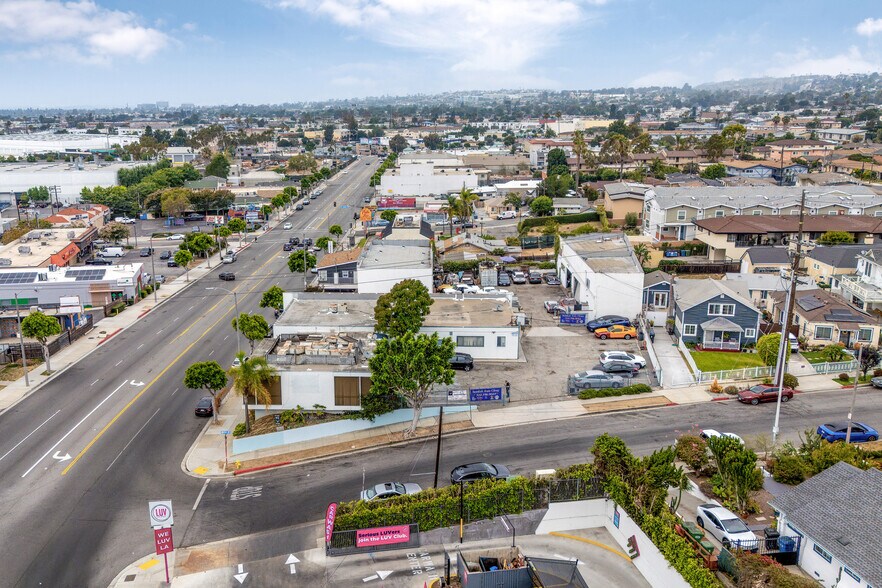 400 N La Brea Ave, Inglewood, CA à louer - Photo du bâtiment - Image 2 de 6