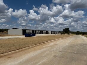 6815 Rendon Bloodworth Rd, Fort Worth, TX for lease Building Photo- Image 2 of 5