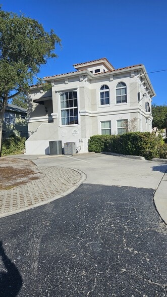 3001 W Azeele St, Tampa, FL for lease - Building Photo - Image 3 of 62