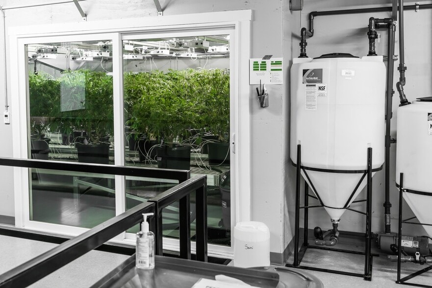 3735 Eagle Loop, Hood River, OR for sale - Building Photo - Image 3 of 14