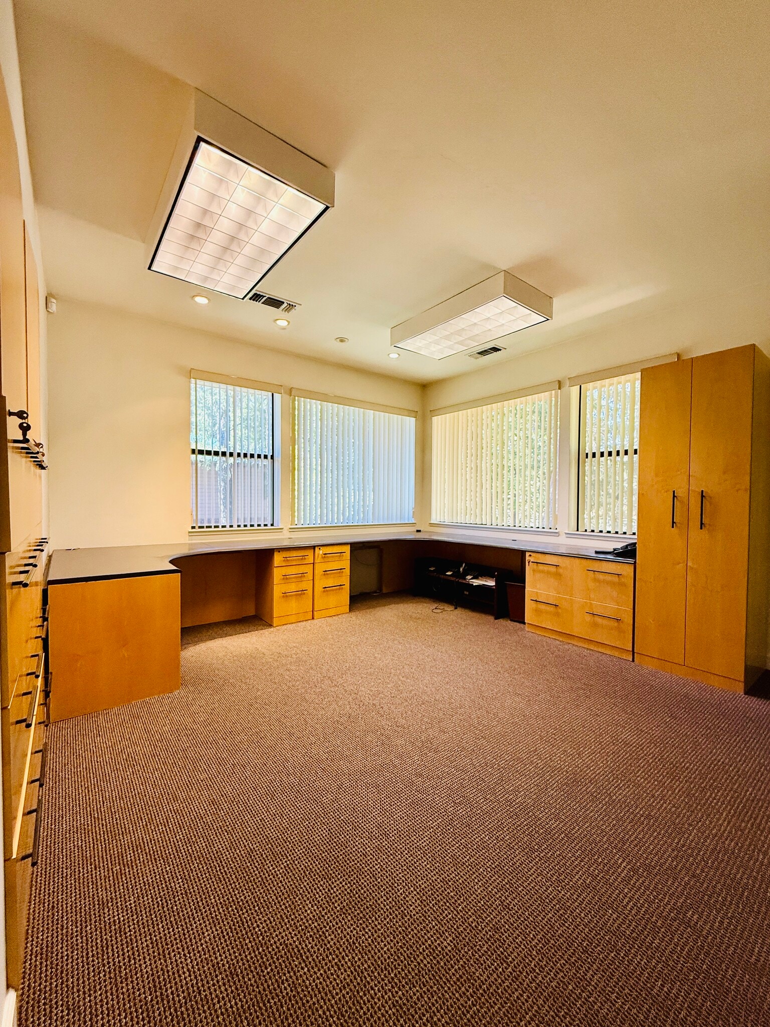 944 McCourtney Rd, Grass Valley, CA for lease Interior Photo- Image 1 of 9