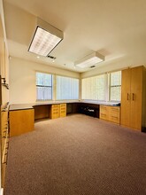 944 McCourtney Rd, Grass Valley, CA for lease Interior Photo- Image 1 of 9