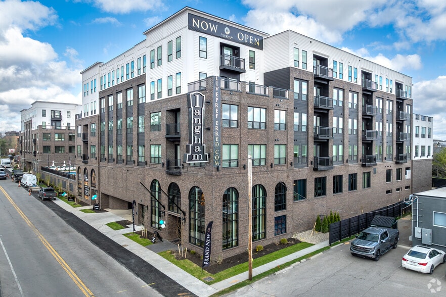 1134 Chambers Rd, Columbus, OH for lease - Building Photo - Image 1 of 1