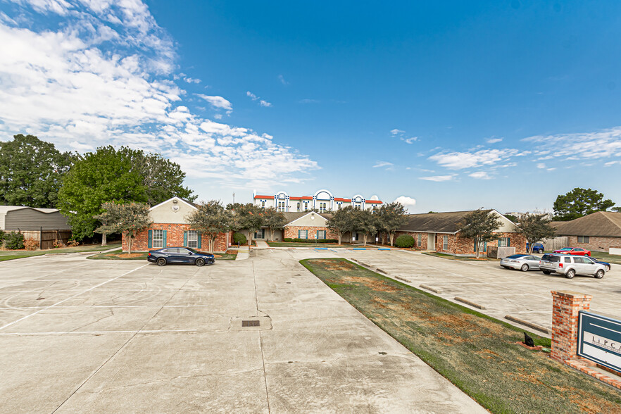 3042 Old Forge Dr, Baton Rouge, LA for lease - Building Photo - Image 3 of 31