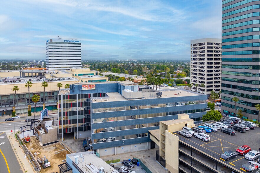 15300 Ventura Blvd, Sherman Oaks, CA à louer - Photo du bâtiment - Image 3 de 19