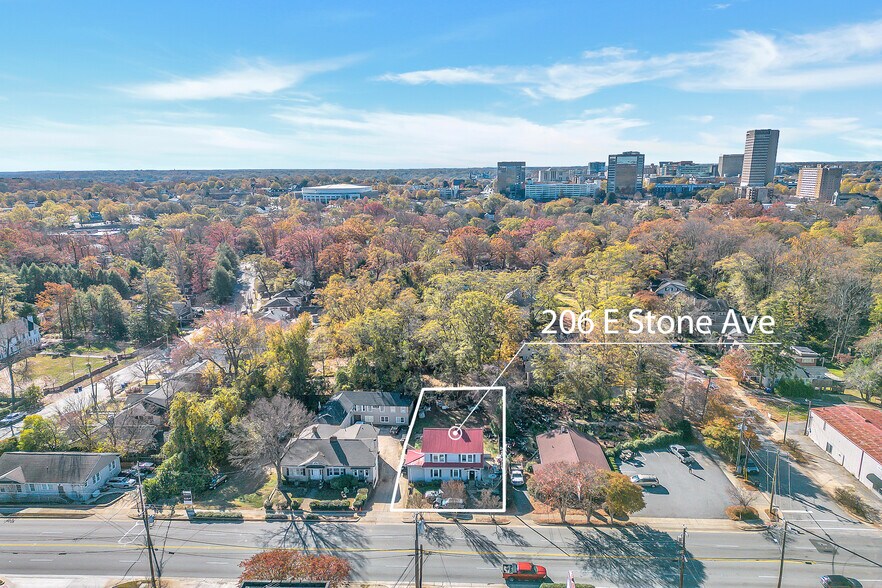 206 E Stone Ave, Greenville, SC à vendre - Photo du bâtiment - Image 1 de 15