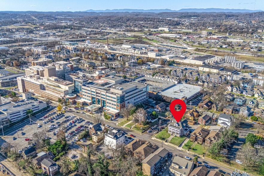 1733 W Clinch Ave, Knoxville, TN à vendre - Photo du bâtiment - Image 3 de 33