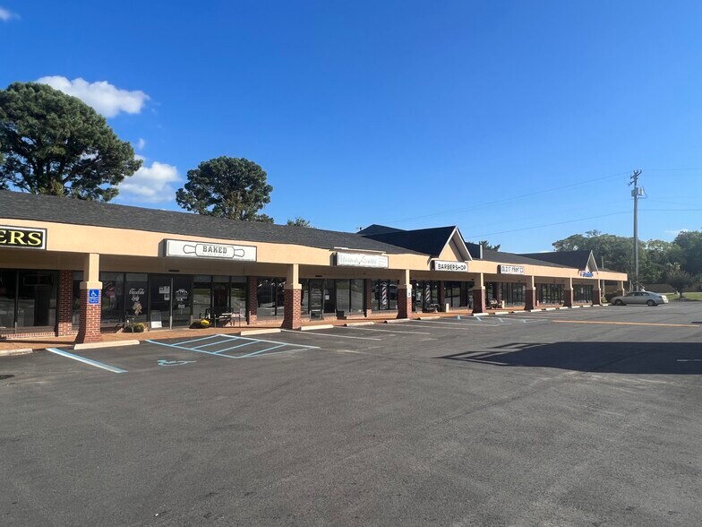 1747-1811 George Washington Memoria Hwy, Gloucester Point, VA à louer - Photo du bâtiment - Image 3 de 5