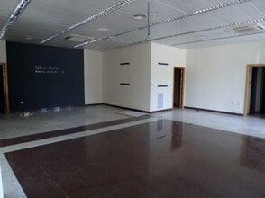 Retail in Cuenca, Cuenca for lease Interior Photo- Image 1 of 6