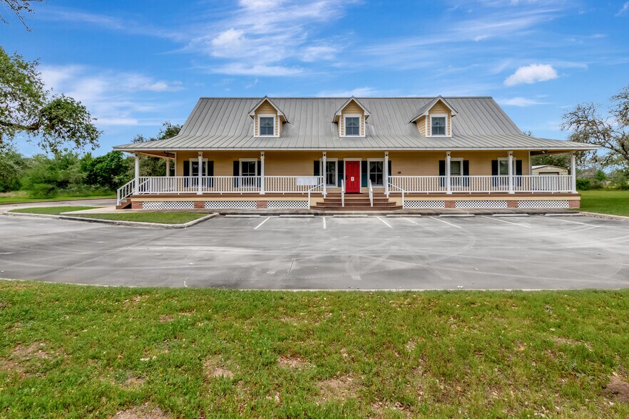 8410 FM 236, Victoria, TX à vendre - Photo principale - Image 1 de 27