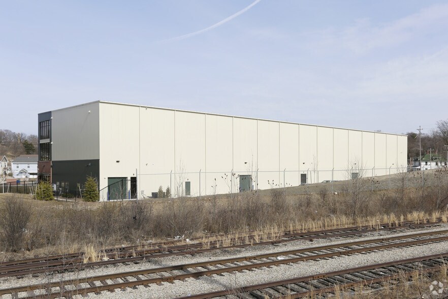 1005 Clancy Ave NE, Grand Rapids, MI à louer - Photo du bâtiment - Image 3 de 3