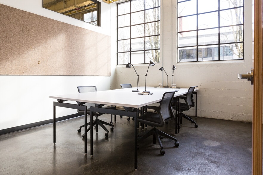 300 NW 14th Ave, Portland, OR for lease - Interior Photo - Image 2 of 16