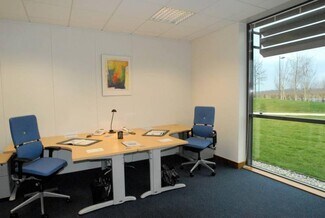 Plus de détails pour 18 Place Des Nympheas, Villepinte - Bureau à louer