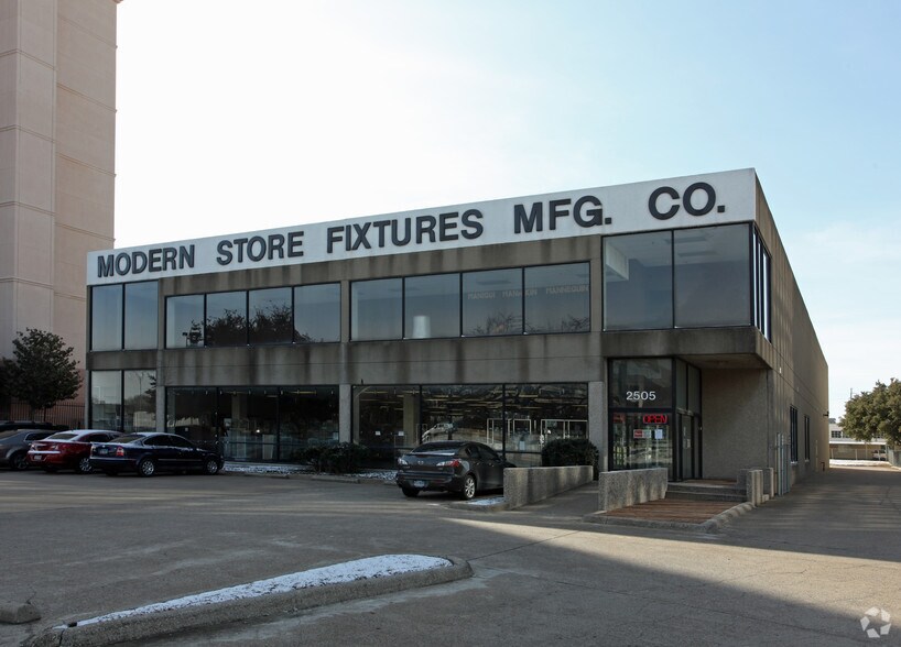 2525 N Stemmons Fwy, Dallas, TX à vendre - Photo du bâtiment - Image 2 de 6