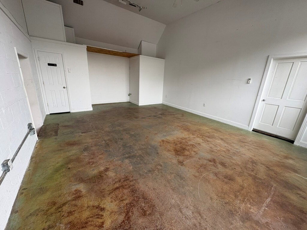 1726 Altamont Ave, Richmond, VA for lease Interior Photo- Image 1 of 6