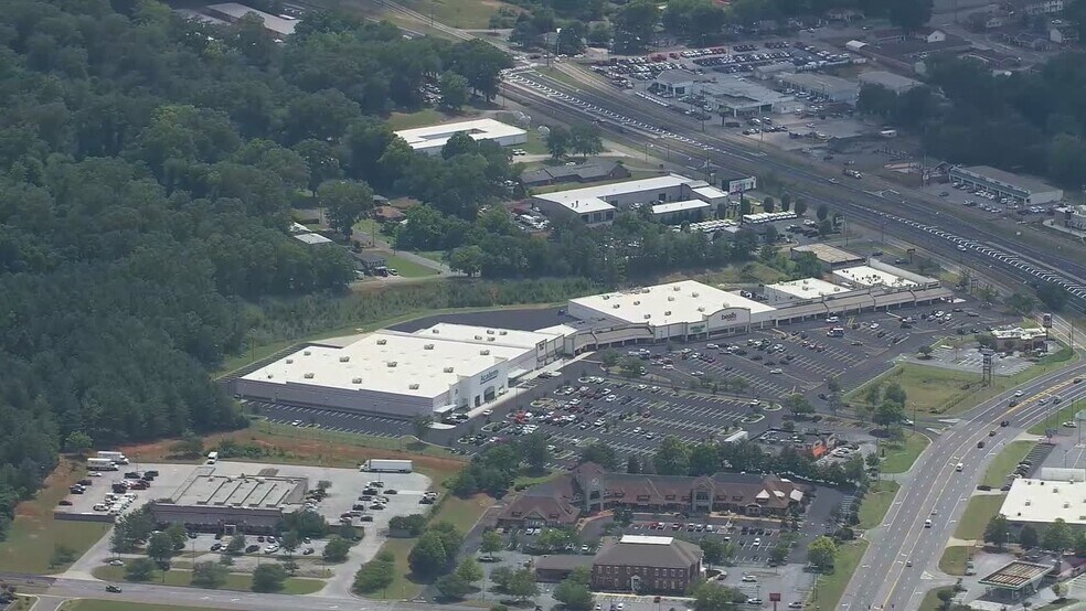 443 Main St, Cartersville, GA for lease - Aerial Video - Image 2 of 9