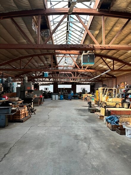 4444 N Elston Ave, Chicago, IL for sale - Building Photo - Image 2 of 10