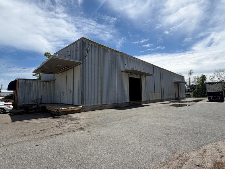 1009 W Hill Ave, Valdosta, GA à vendre - Photo du bâtiment - Image 3 de 29