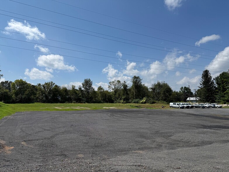 6374 Winside Dr, Bethlehem, PA for lease - Building Photo - Image 1 of 2