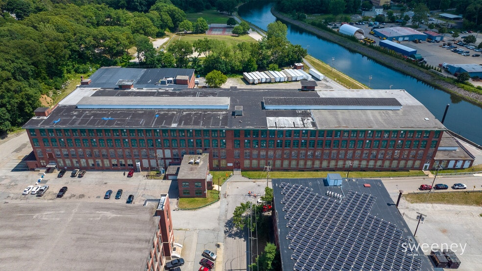 159 Singleton St, Woonsocket, RI for lease - Building Photo - Image 3 of 10