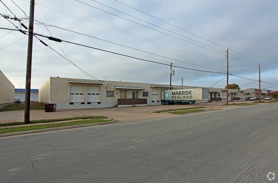 2908-2948 Blystone Ln, Dallas, TX for lease - Building Photo - Image 1 of 2
