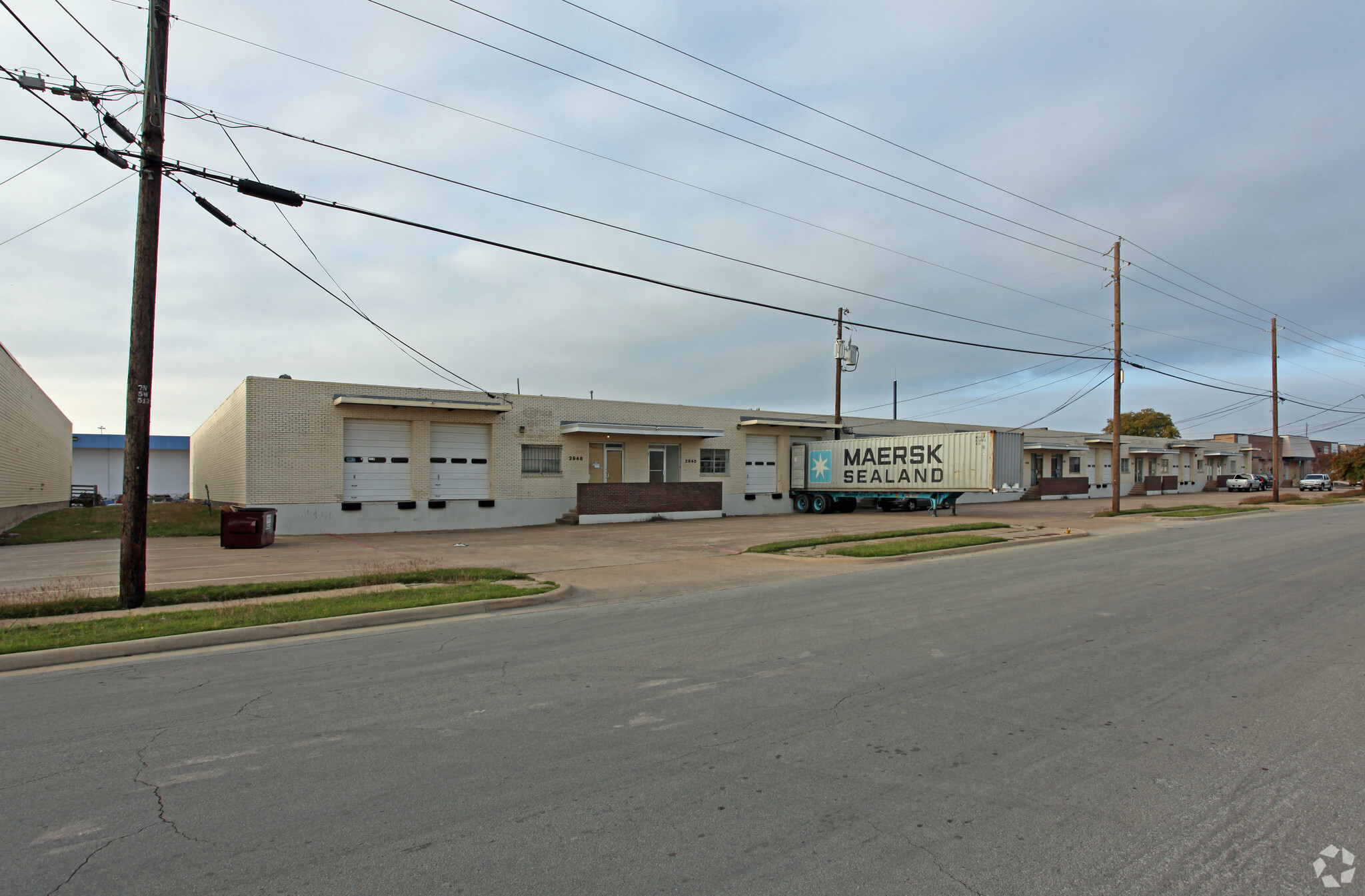 2908-2948 Blystone Ln, Dallas, TX for lease Building Photo- Image 1 of 3