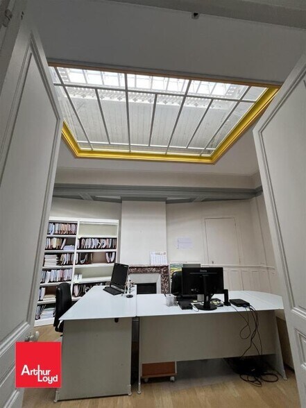 Office in Chartres for sale - Interior Photo - Image 2 of 7