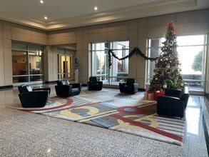 907 Explorer Blvd NW, Huntsville, AL à vendre Photo intérieure- Image 1 de 14