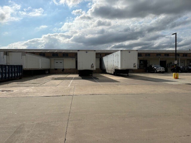 2 Johnson Dr, Raritan, NJ à louer - Photo du bâtiment - Image 2 de 6