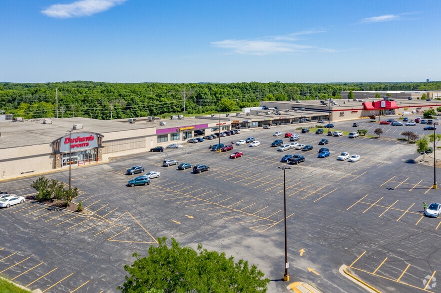 1052-1200 Milwaukee Ave, Burlington, WI for lease - Building Photo - Image 3 of 6