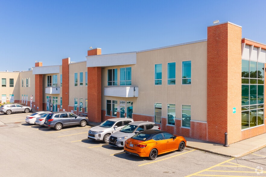 1415-1531 St Berlier, Laval, QC à louer - Photo du bâtiment - Image 3 de 7