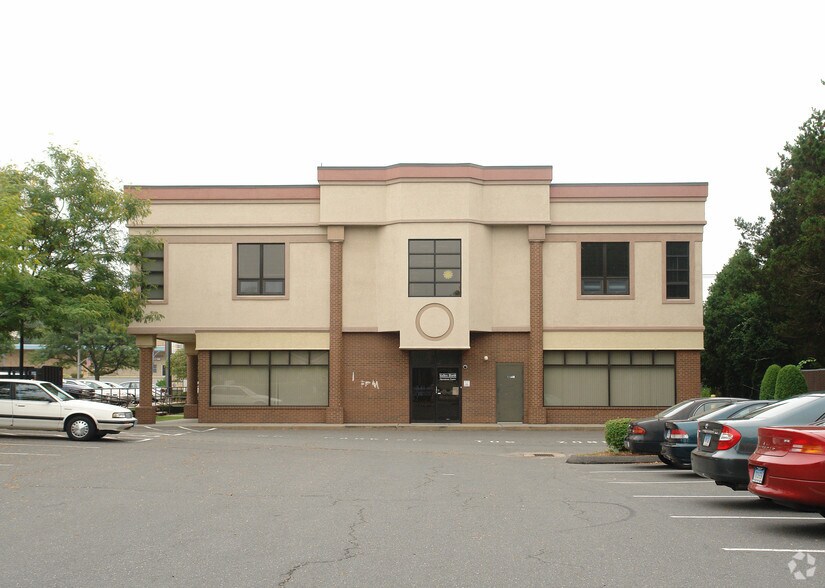 45 N Main St, Bristol, CT à vendre - Photo du bâtiment - Image 3 de 20