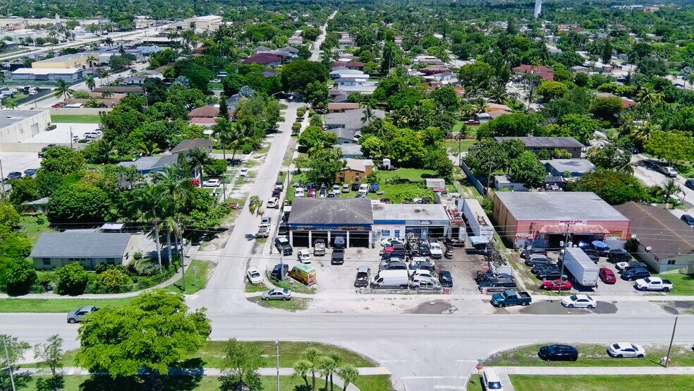 777 W Mowry Dr, Homestead, FL à vendre - Photo du bâtiment - Image 2 de 12