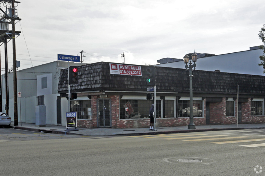 950 N Cahuenga Blvd, Los Angeles, CA à louer - Photo du b timent - Image 3 de 22