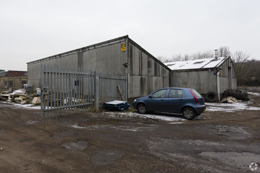 Huddersfield Rd, Mirfield à vendre - Photo principale - Image 1 de 3