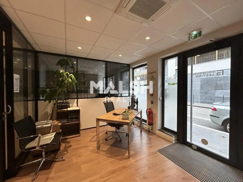 Office in Lyon for lease - Building Photo - Image 3 of 14