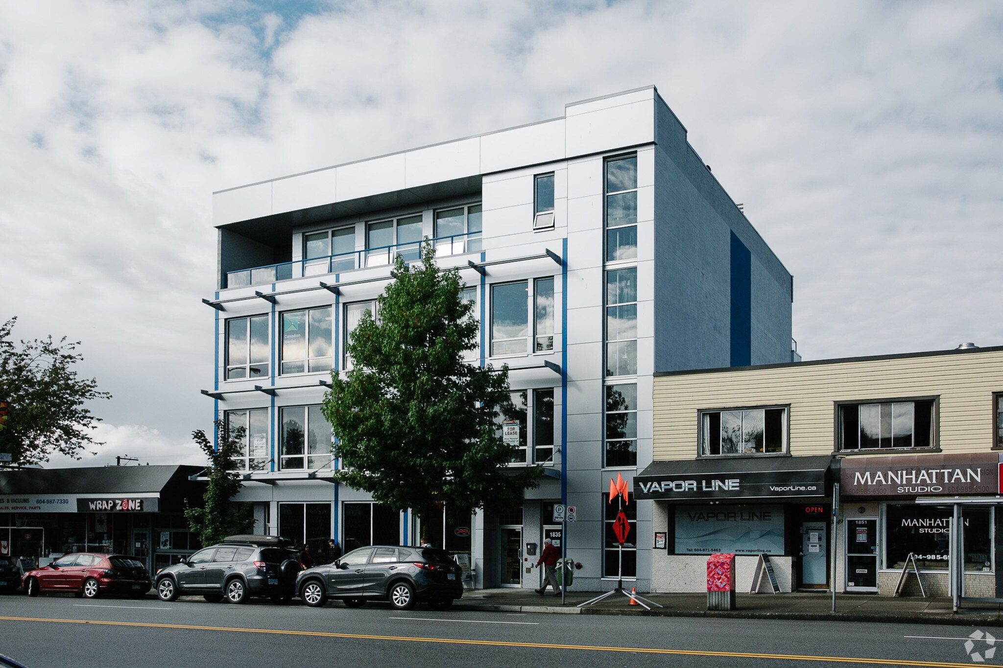 1831-1835 Lonsdale Ave, North Vancouver, BC for sale Primary Photo- Image 1 of 1