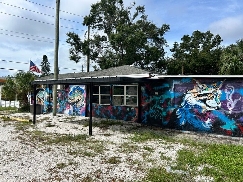5145 Gulfport Blvd S, Gulfport, FL for sale - Building Photo - Image 3 of 11